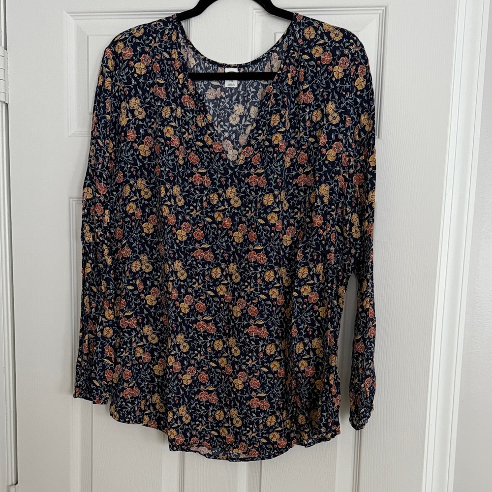 Old Navy Navy Floral V-Neck Blouse